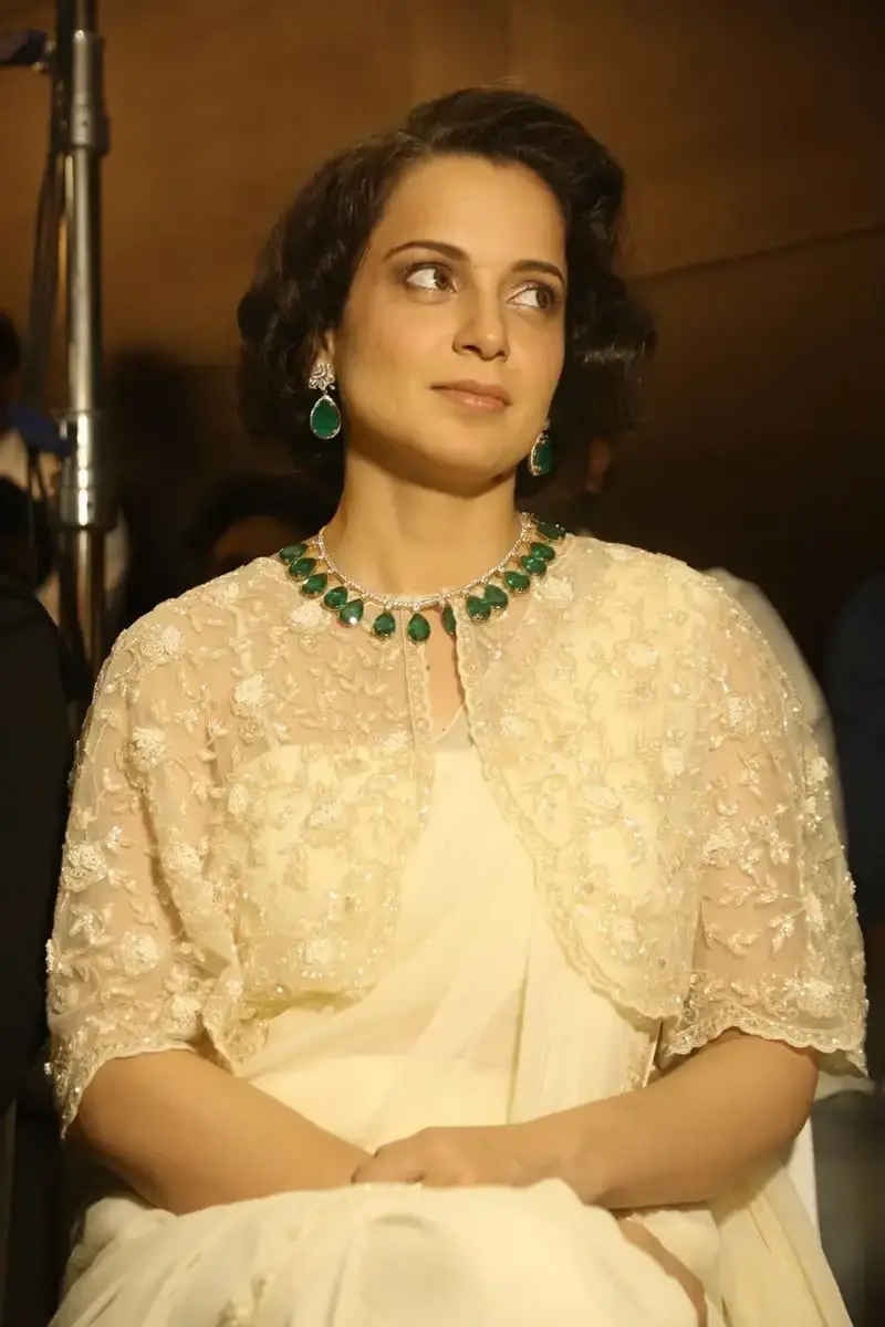 Kangana Ranaut in White Saree at Chandramukhi 2 Movie Press Meet